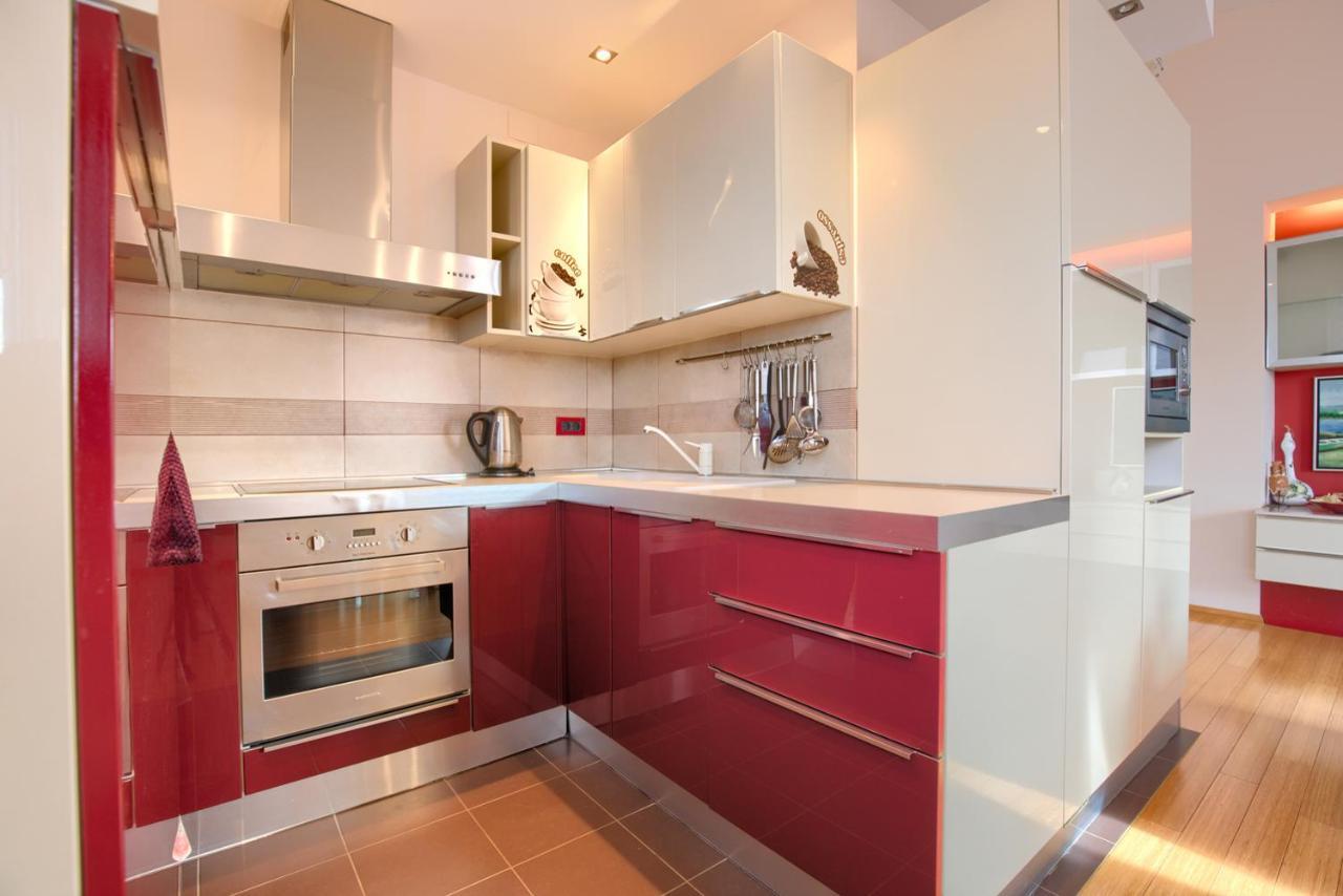Apartamento Tomisha Pjescana Uvala Exterior foto