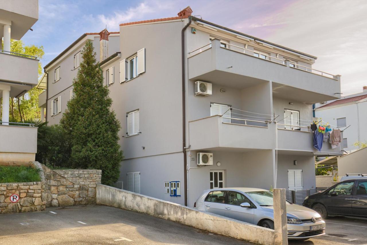Apartamento Tomisha Pjescana Uvala Exterior foto